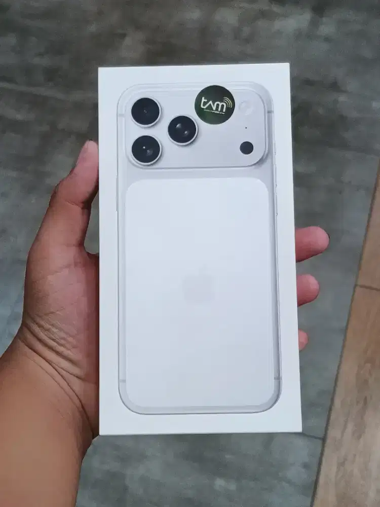 Iphone 17 pro max 512 silver