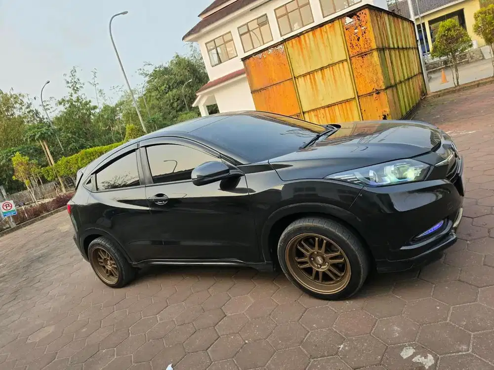 Dijual HRV Prestige 1.8 A/T