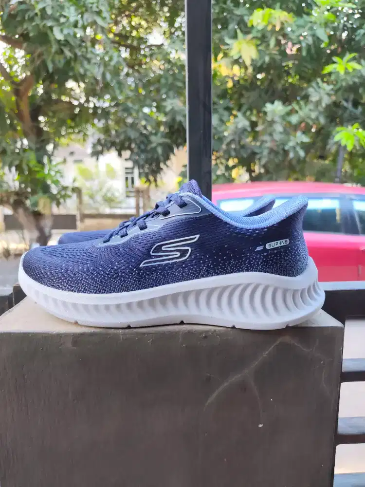 Sepatu Olahraga