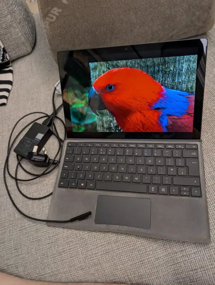 Microsoft Surface Pro 6 UK | i7 RAM 16GB SSD 512GB