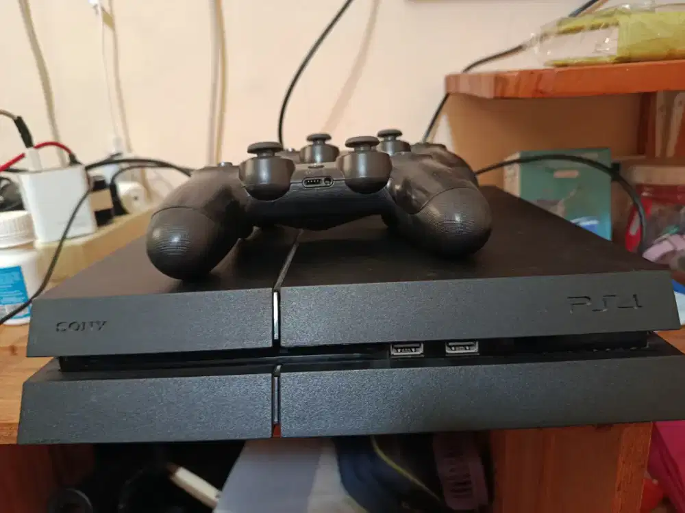 Di Jual PS 4 Fat