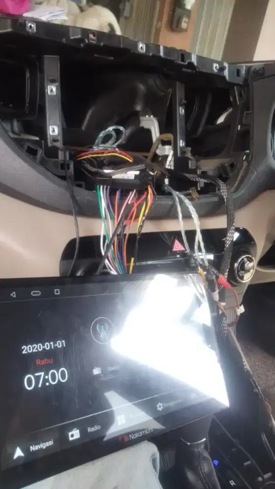 Terima jasa pasang headunit mobil