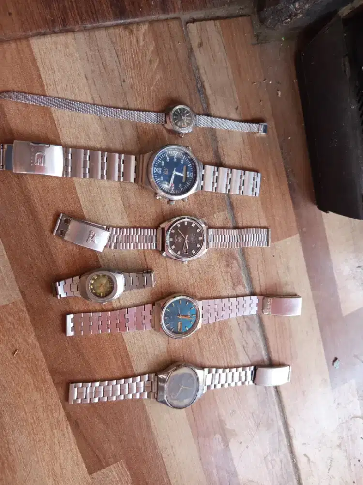 Jam tangan pria dan wanita