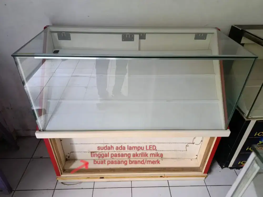Jual etalase bahan tebal 18mm finishing Duco ada 8bh