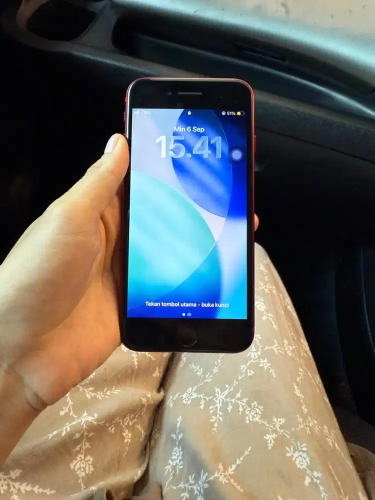 iphone se 2020 64gb ibox batre 69%, sidik jari&tmbol tngh rusak