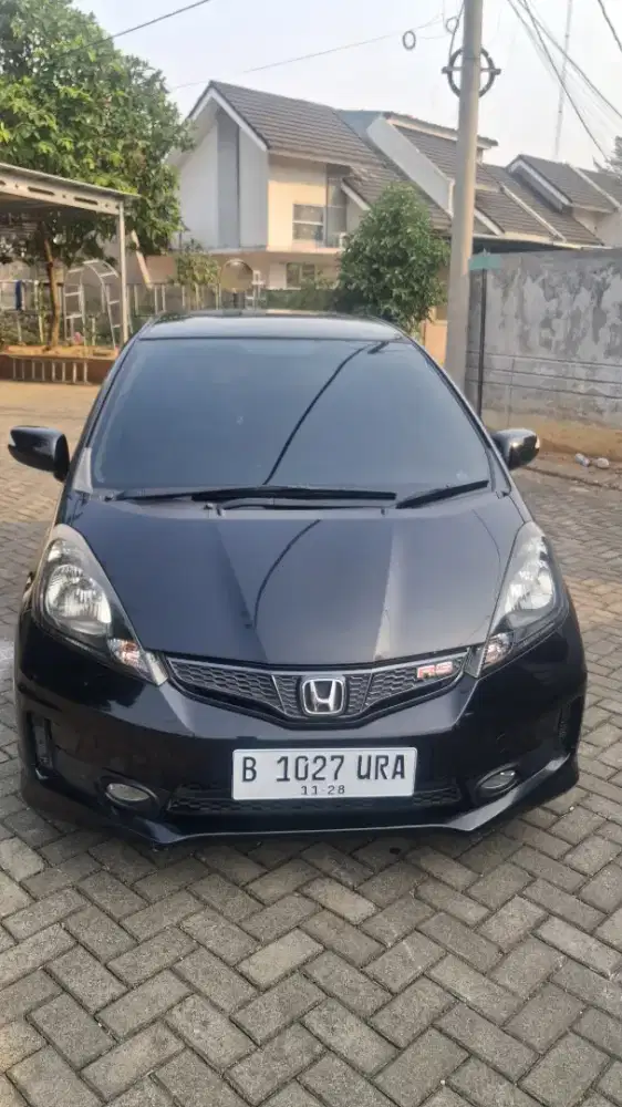 Jazz RS 2013 Hitam