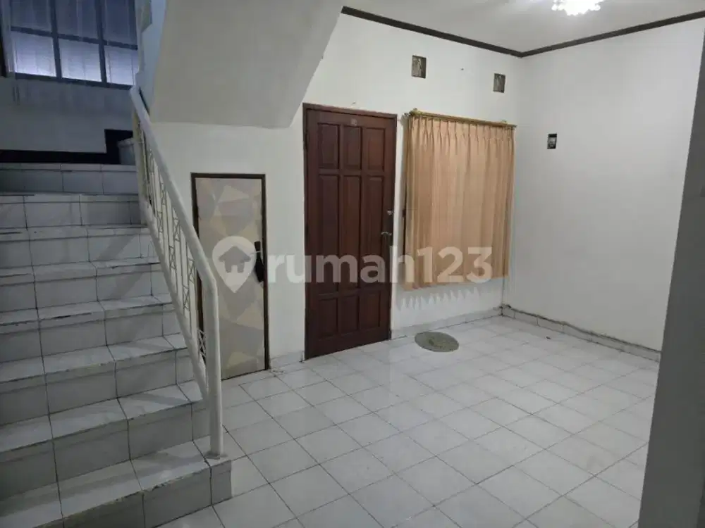Bebas Banjir, Rumah, 2 Lantai, di Pemogan Dibawah Harga Pasar
