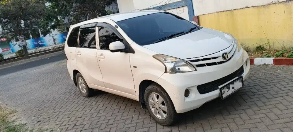 TOYOTA AVANZA TIPE E 1.3 MANUAL 2013 - PUTIH
