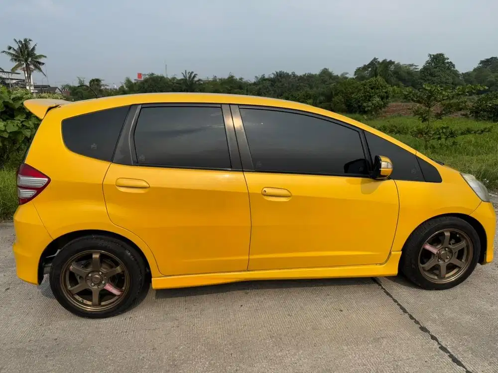 Honda Jazz RS 2010 matic warna kuning