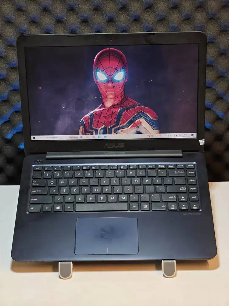 Laptop AMD E2-7015 RAM 4GB HDD 1TB Layar 14 Inch