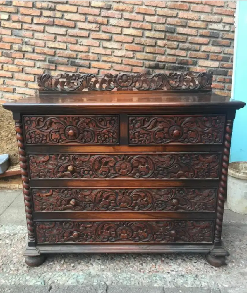 BUFFET EROPA ANTIK