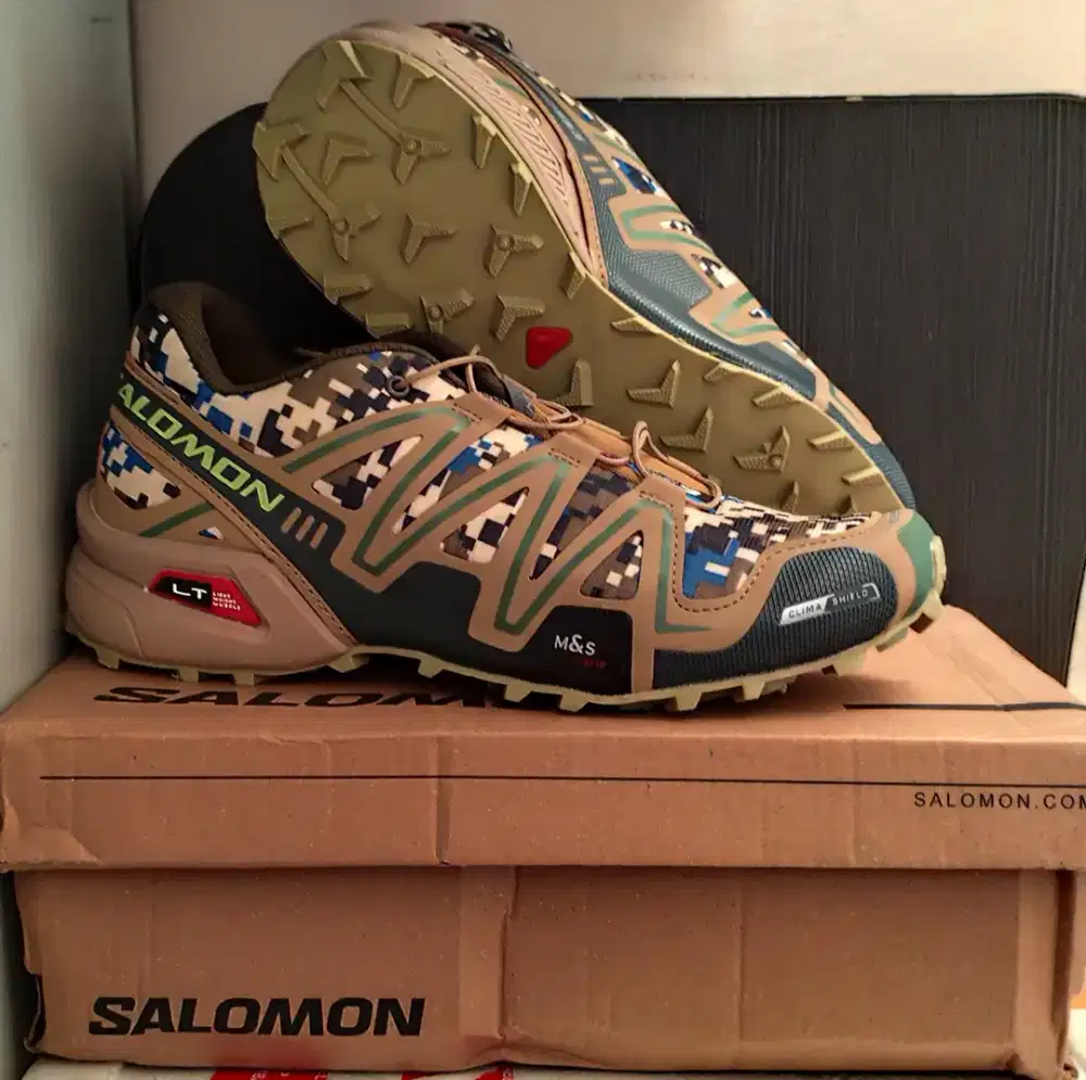 Sepatu baru SALOMON