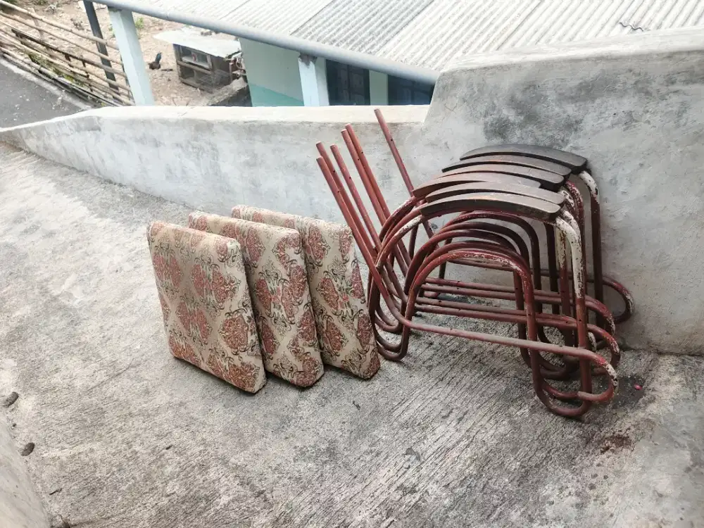 Kursi kuno antik