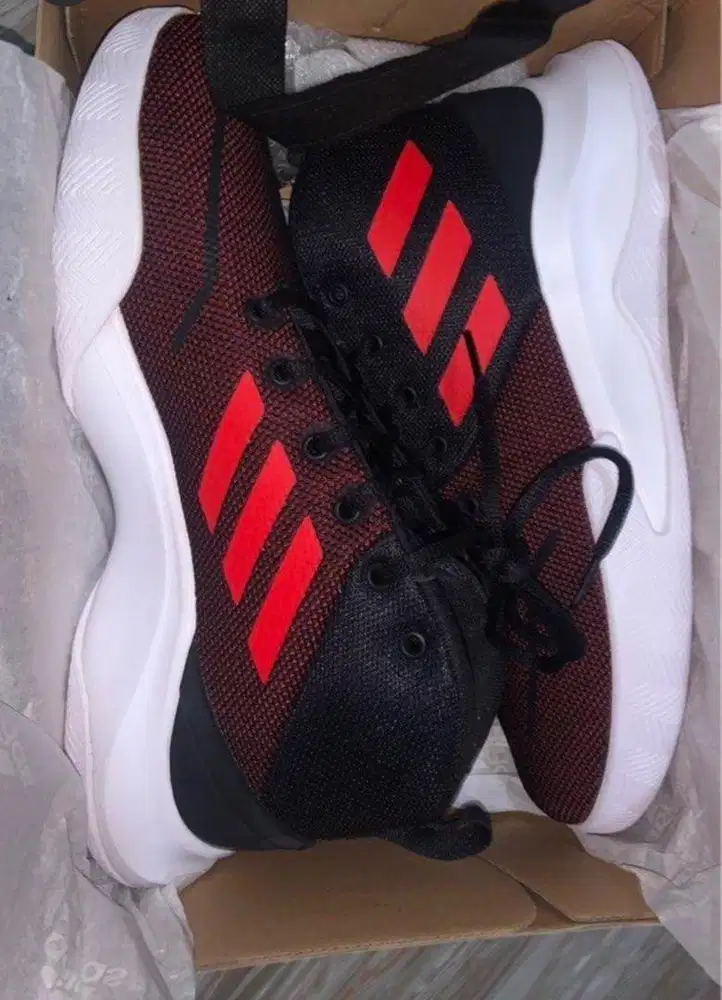 Sepatu Basket Adidas Own the Game