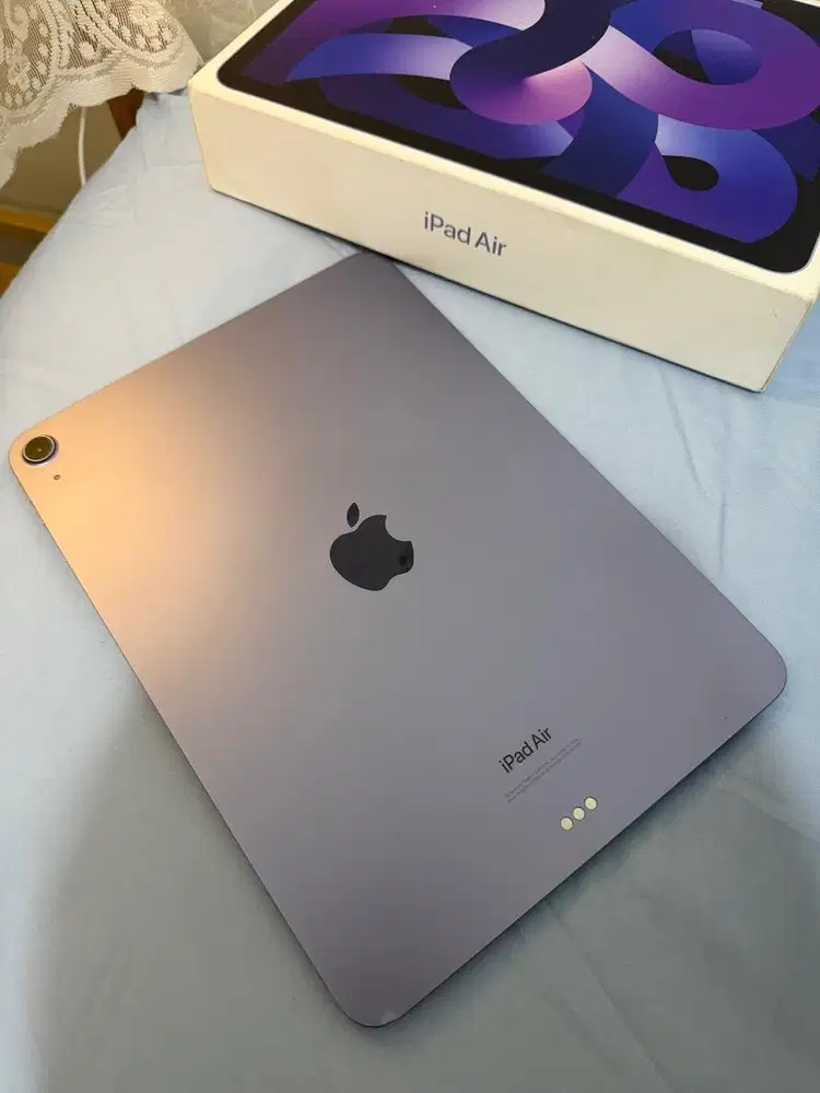 [SECOND] iPad Air 5 64GB Wi-Fi only warna purple (APPLE STORE JAPAN)