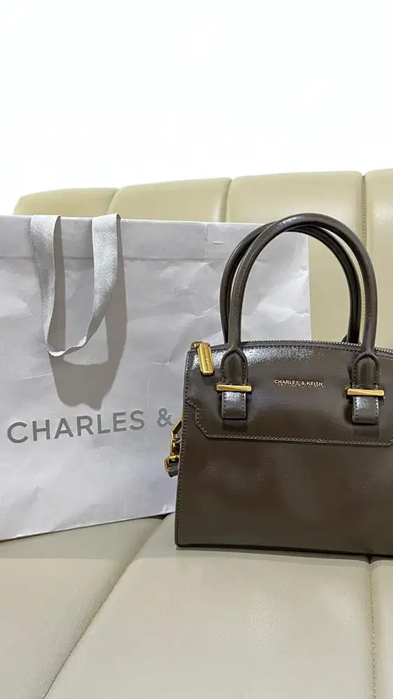 [BISA NEGO] Dijual Tas Charles & Keith