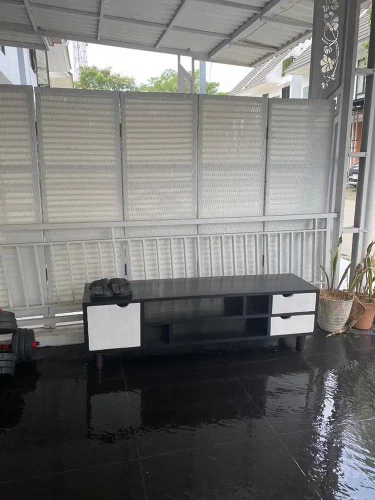 Meja tv ukuran ( 140cmX25cmx55cm)