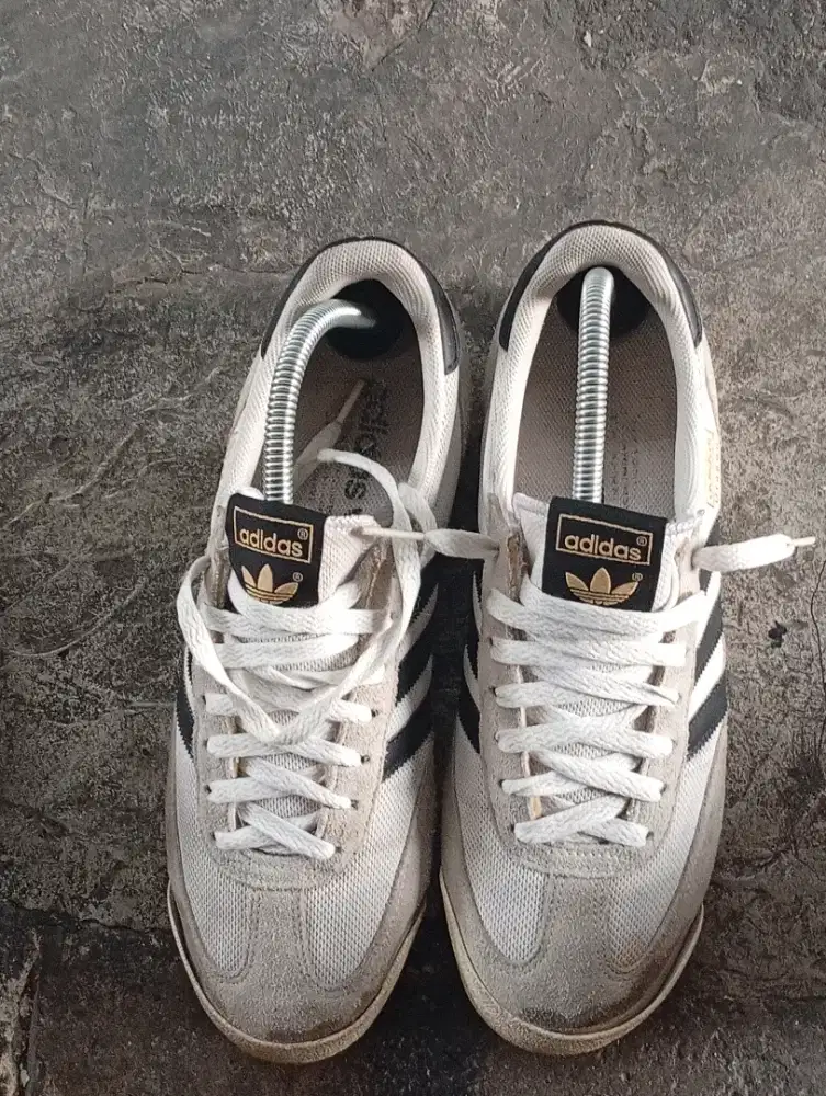 SEPATU ADIDAS/ Size 41