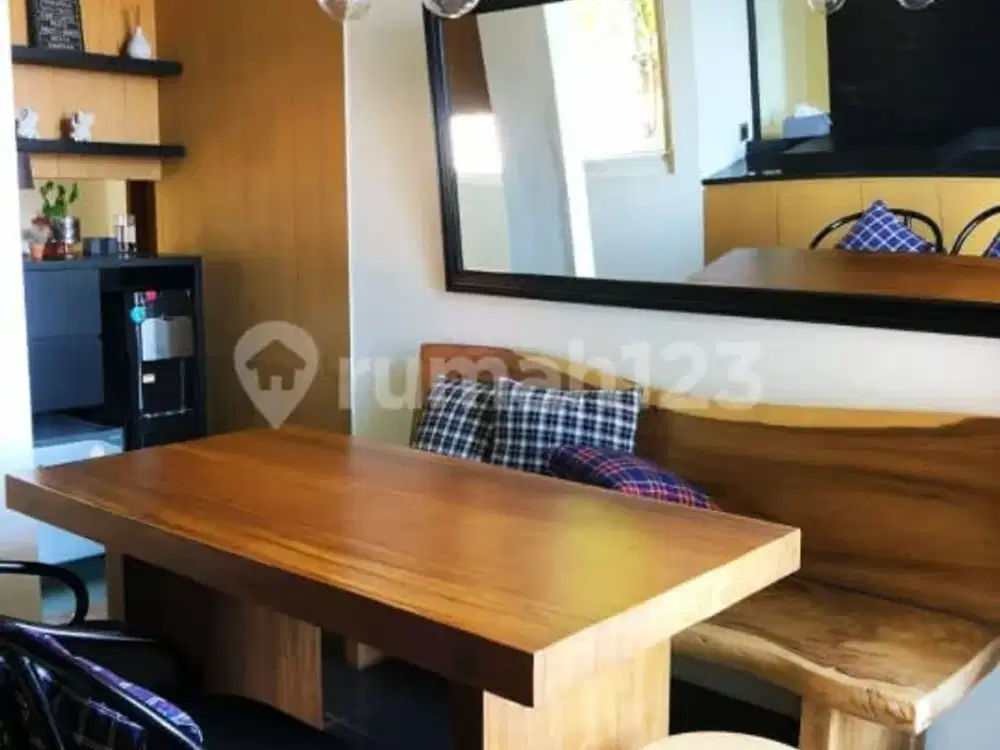 Rumah Bagus 3 Lantai Full Furnished Diawiligar View Bandung