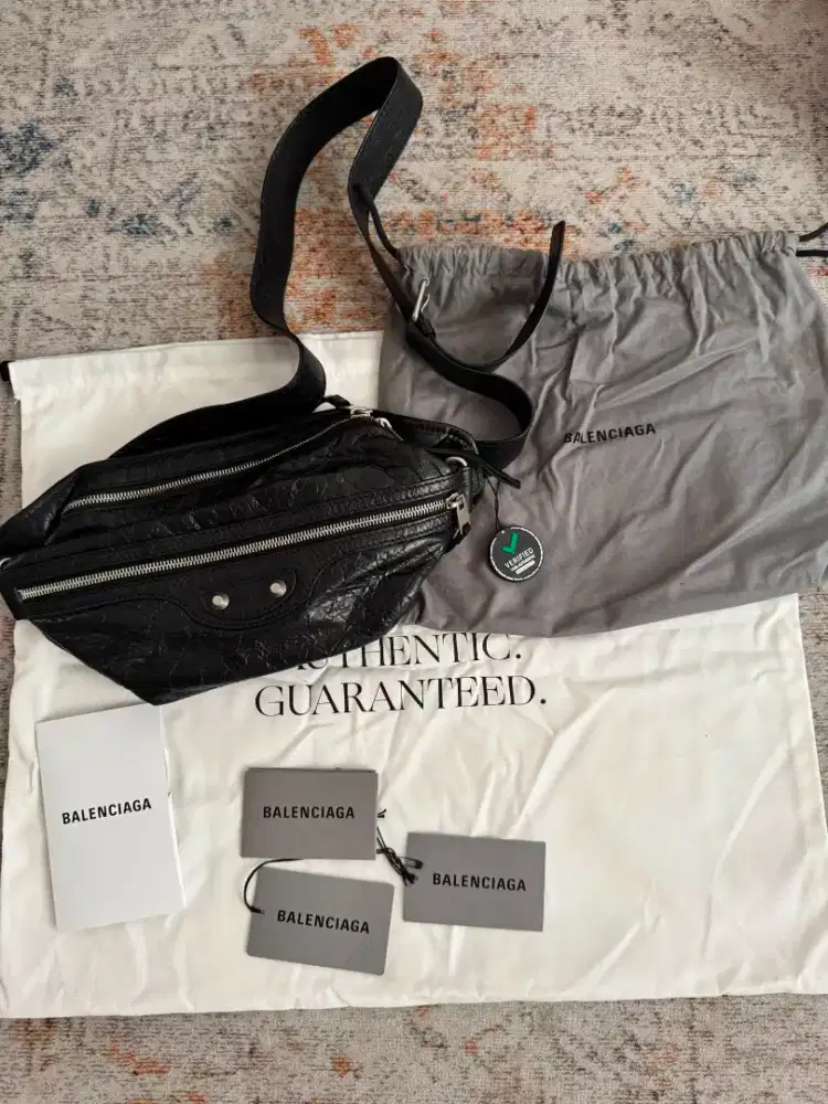 Balenciaga Classic Neo Lift Bag
louis vuitton dior porter yoshida