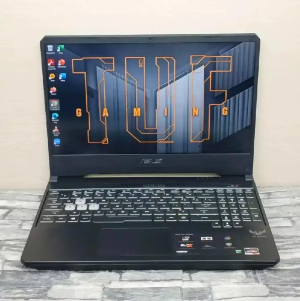 Asus Tuf Gaming FX 505D AMD Reyzen 5 3550H 8/512GB ssd GTX 1050