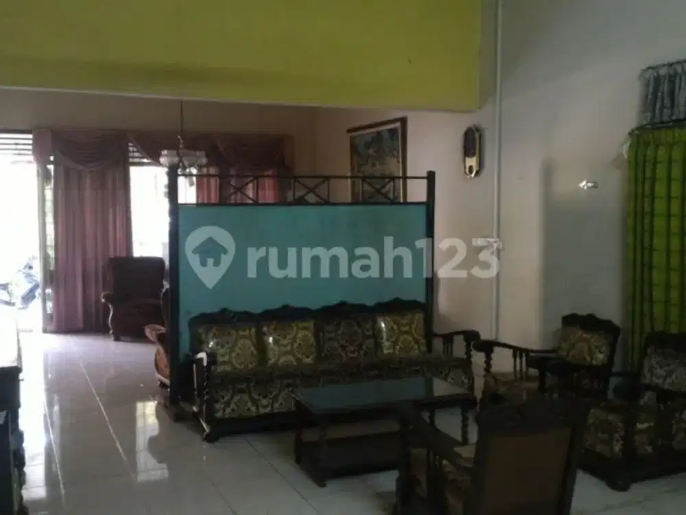 Rumah Lama Hitung Tanah Lokasi Bagus di Gatot Subroto Bandung
