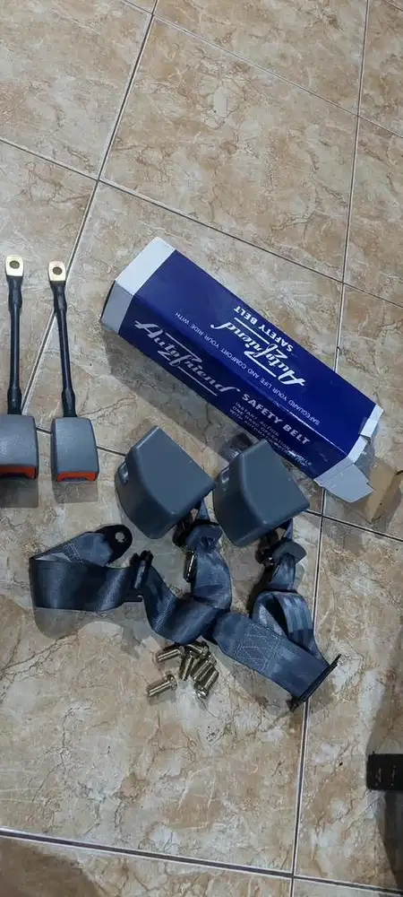 Sabuk pengaman universal