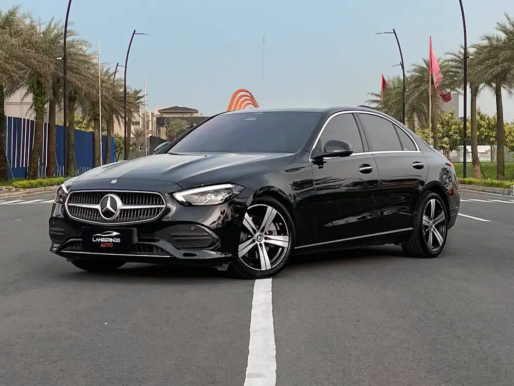 MERCEDES BENZ C200 AVG 2.0 TURBO FACELIFT 2023 W206 VERY LOW ODO !!