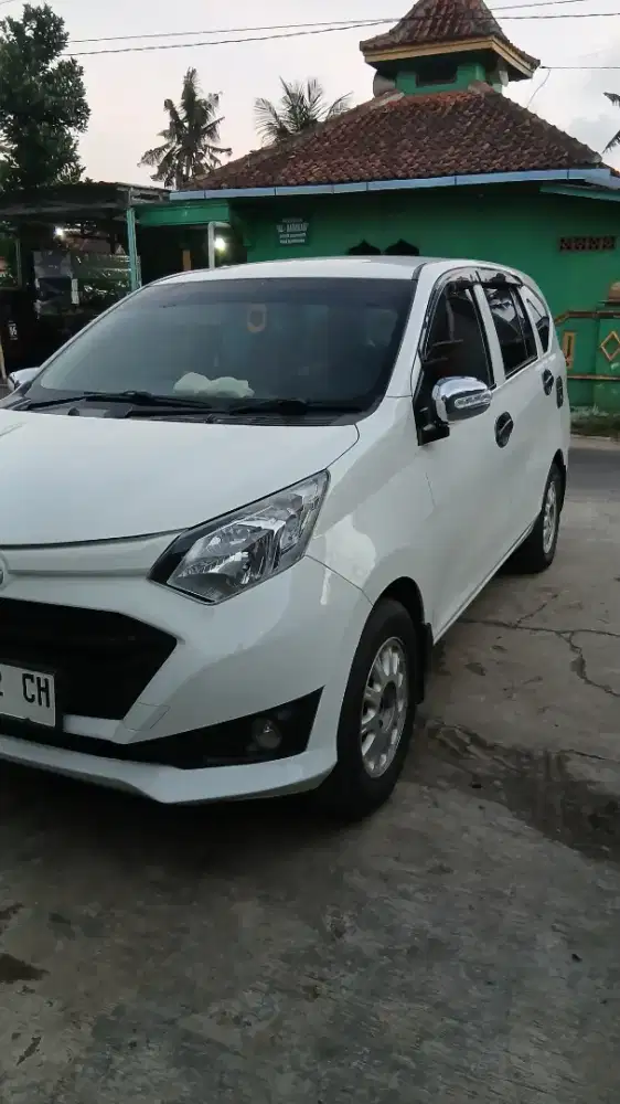 Sigra type D 2018