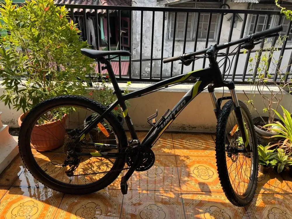 Sepeda MTB United Detroit 2.00