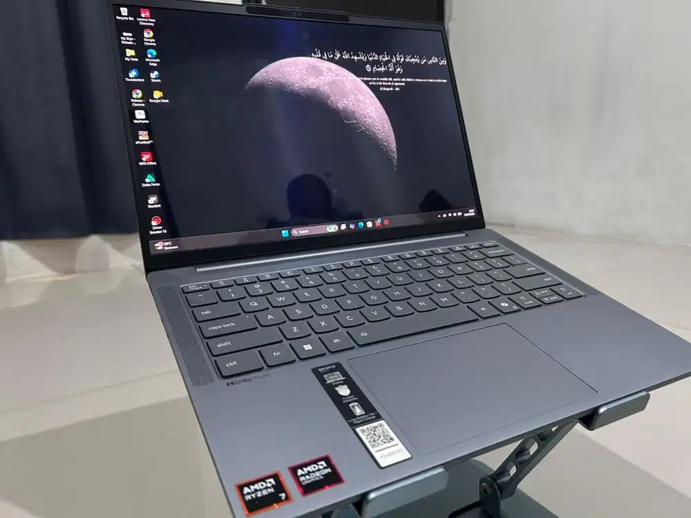 Dijual: Lenovo IdeaPad Slim 5 (AMD Ryzen 7 8845HS, RAM 24GB)