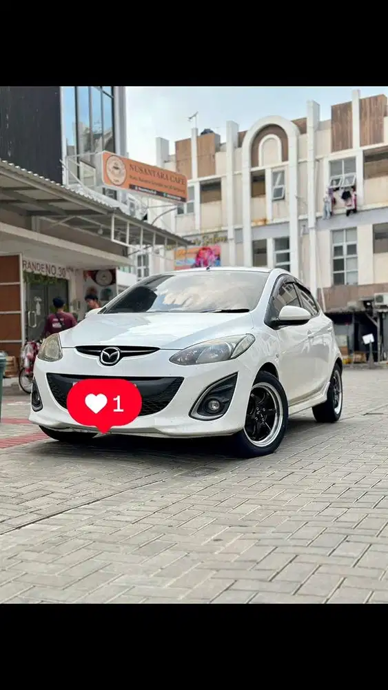 Dijual mobil mazda 2