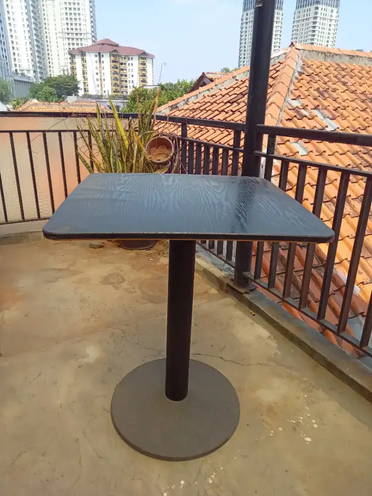 Meja kotak 1tiang