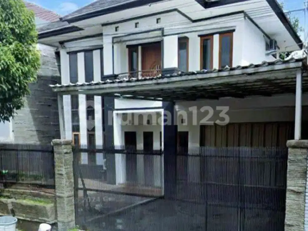Rumah Luxury Ada Kolam Renang di Batununggal