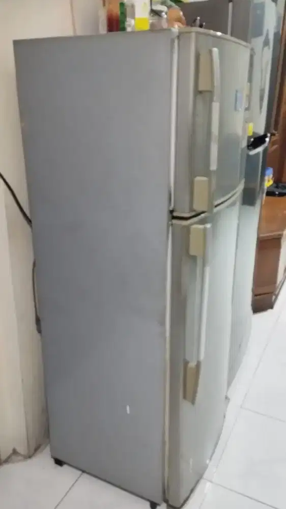 Kulkas Sharp 2 Pintu No Frost