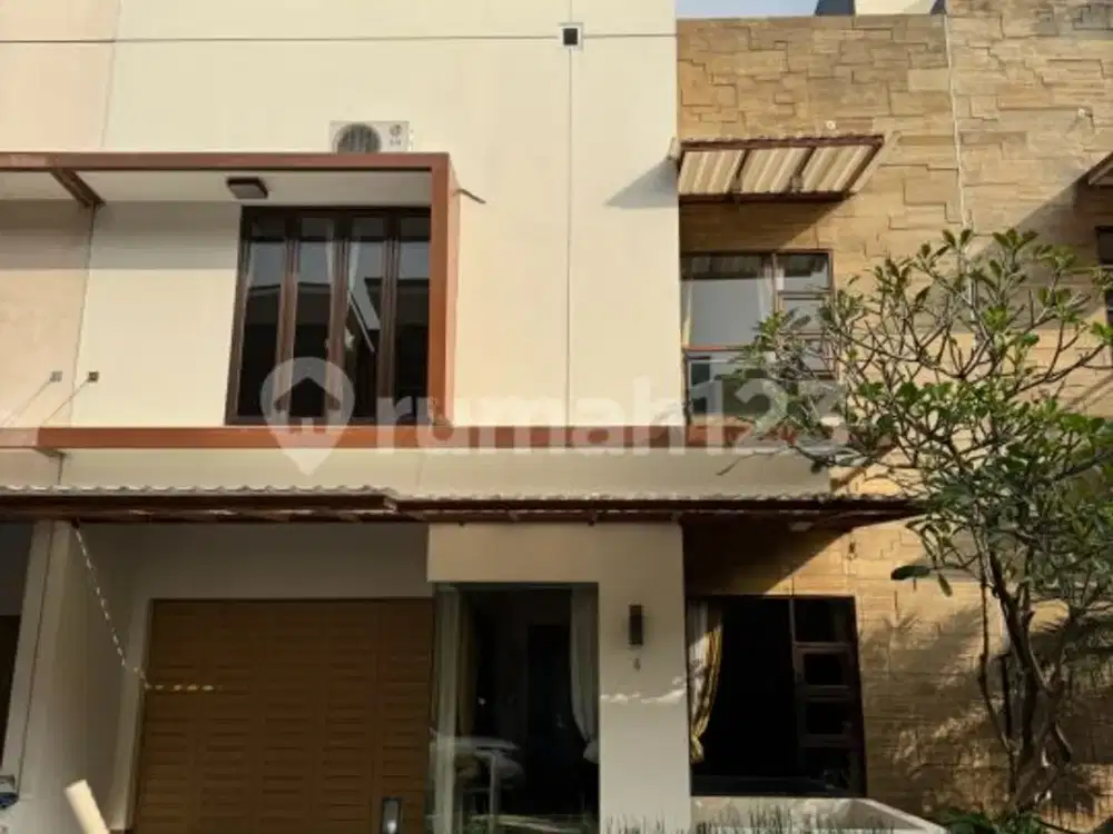 Rumah Bagus Semi Furniched Siap Huni di Pasteur
