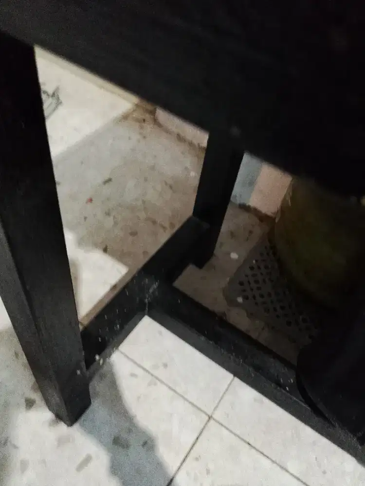 Menjaga kantin di kawasan kuningan
