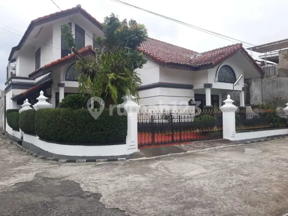 Rumah Bagus Hook Siap Huni di Kopo Permai