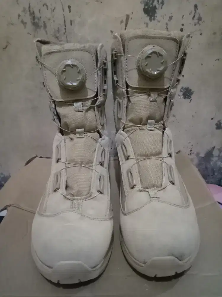 Sepatu PDL bekas