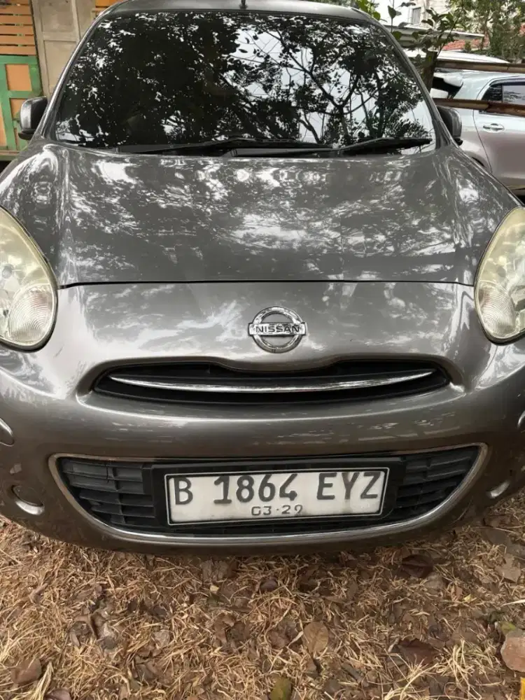 Nissan march 2012