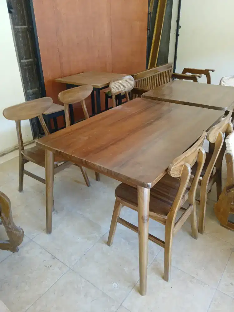 Meja Makan Minimalis Kafe Resto
