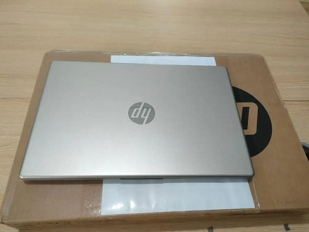 HP 14 Ryzen 5 7531 AU 512GB SSD 8GB Win11+OHS