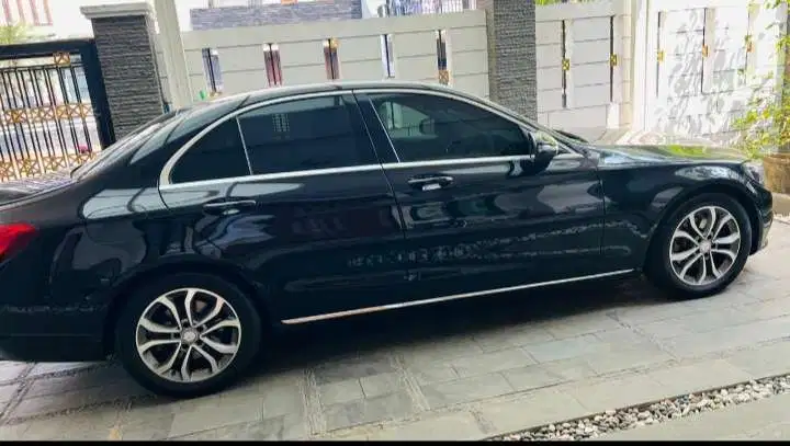Mercedes-Benz C200 2017 Bensin
