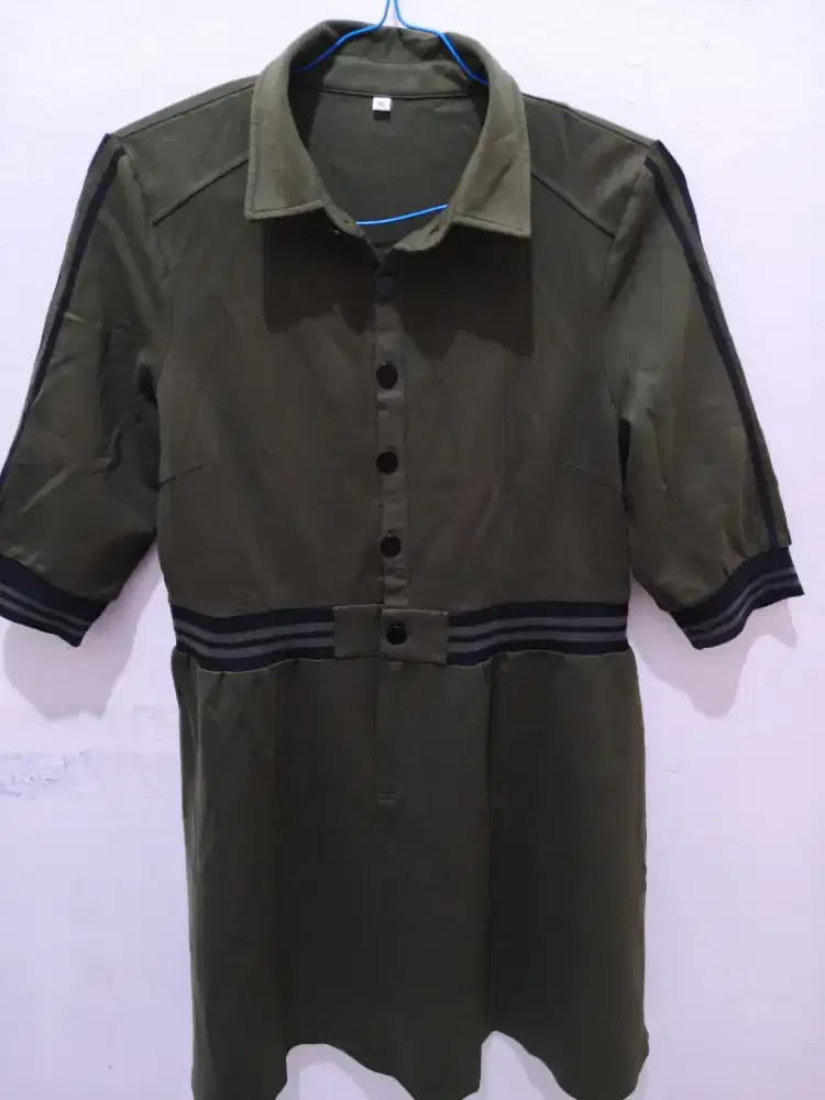 Dijual dress warna army LD 110 masih mulus jarang dipake