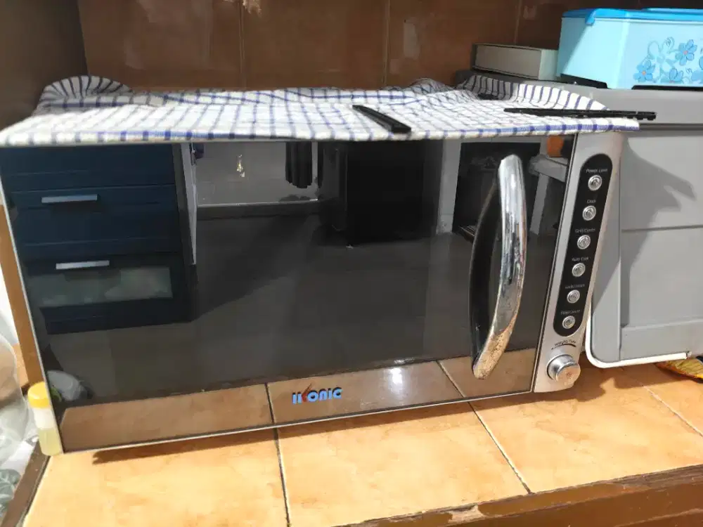 Microwave ikonic G237S