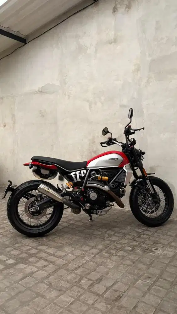 Ducati Scrambler Icon 800 2025 (low km)