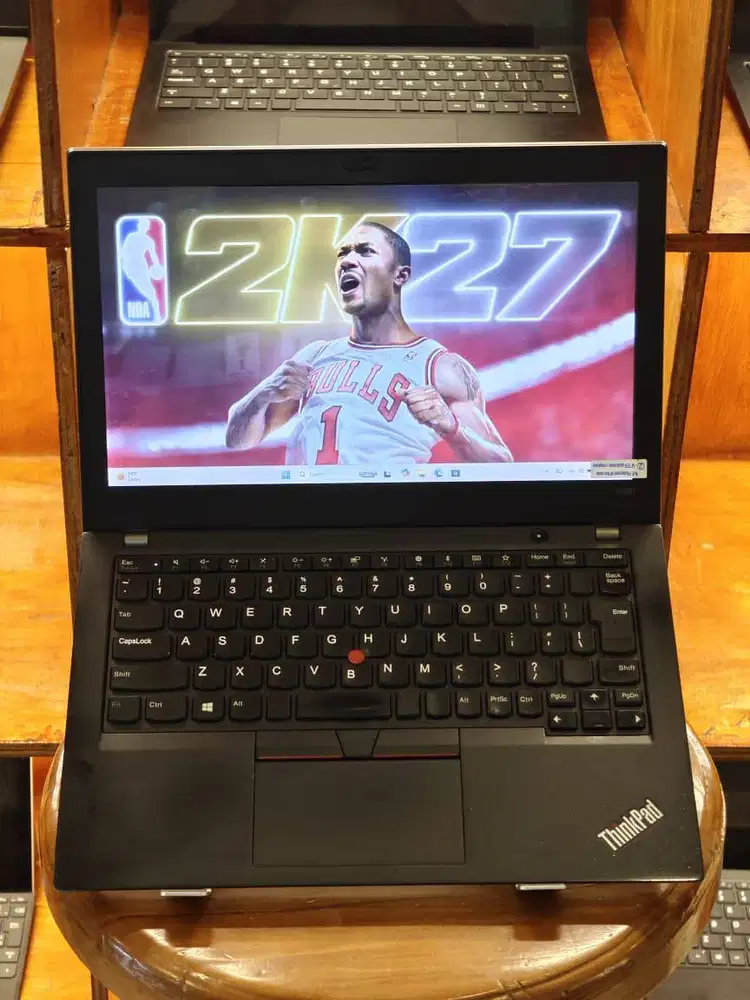 Laptop Core i3 Gen 8 RAM 4GB SSD 128GB 12.5 Inch