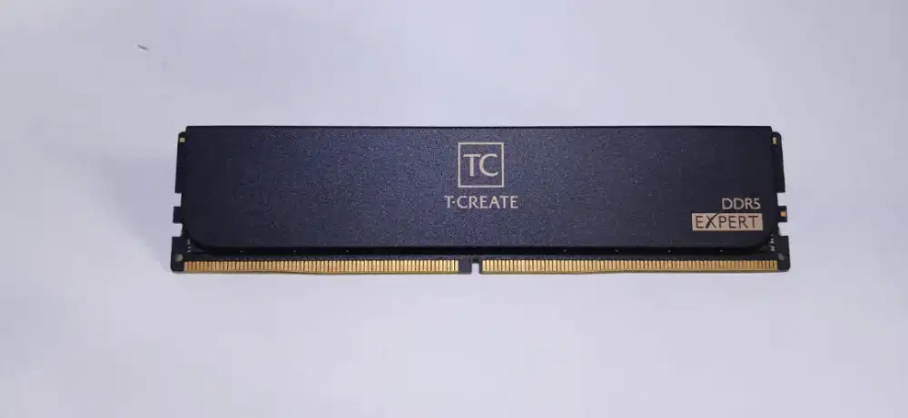 Di jual T-CREATE EXPERT MEMORY
CTCED532G6400HC34BBK
1x32GB DDR5 6400