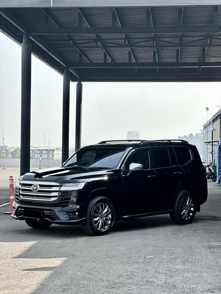 Land cruiser vxR 300