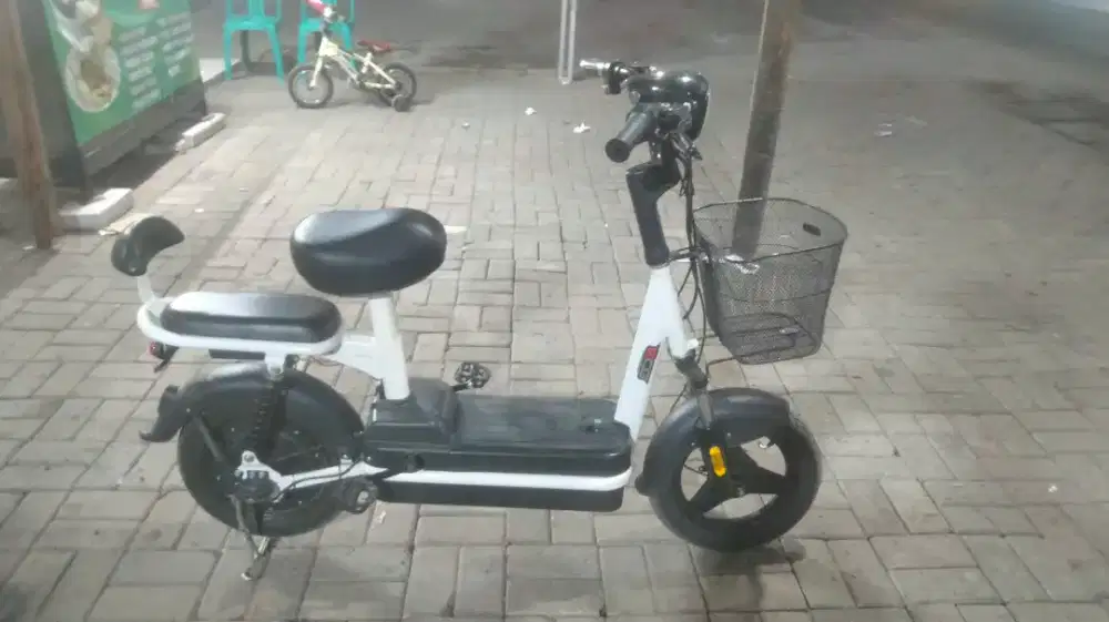 Di jual sepeda listrik normal lebgkap  siap pake